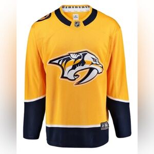 New With Tags Nashville Predators Youth Hockey Jersey